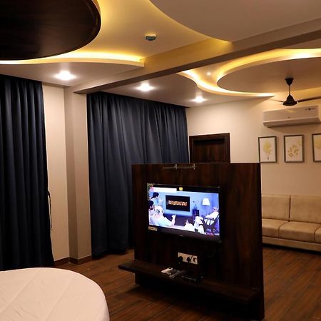 Hotel Nest Bhuj Dış mekan fotoğraf