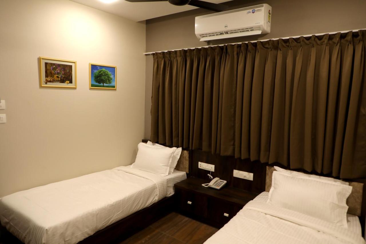 Hotel Nest Bhuj Dış mekan fotoğraf