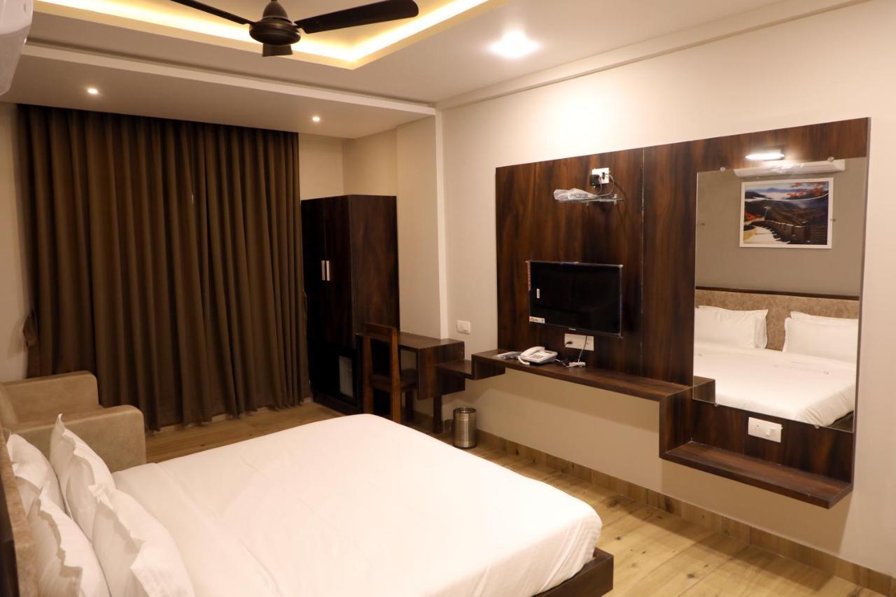 Hotel Nest Bhuj Dış mekan fotoğraf