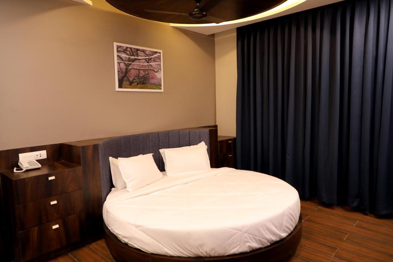 Hotel Nest Bhuj Dış mekan fotoğraf