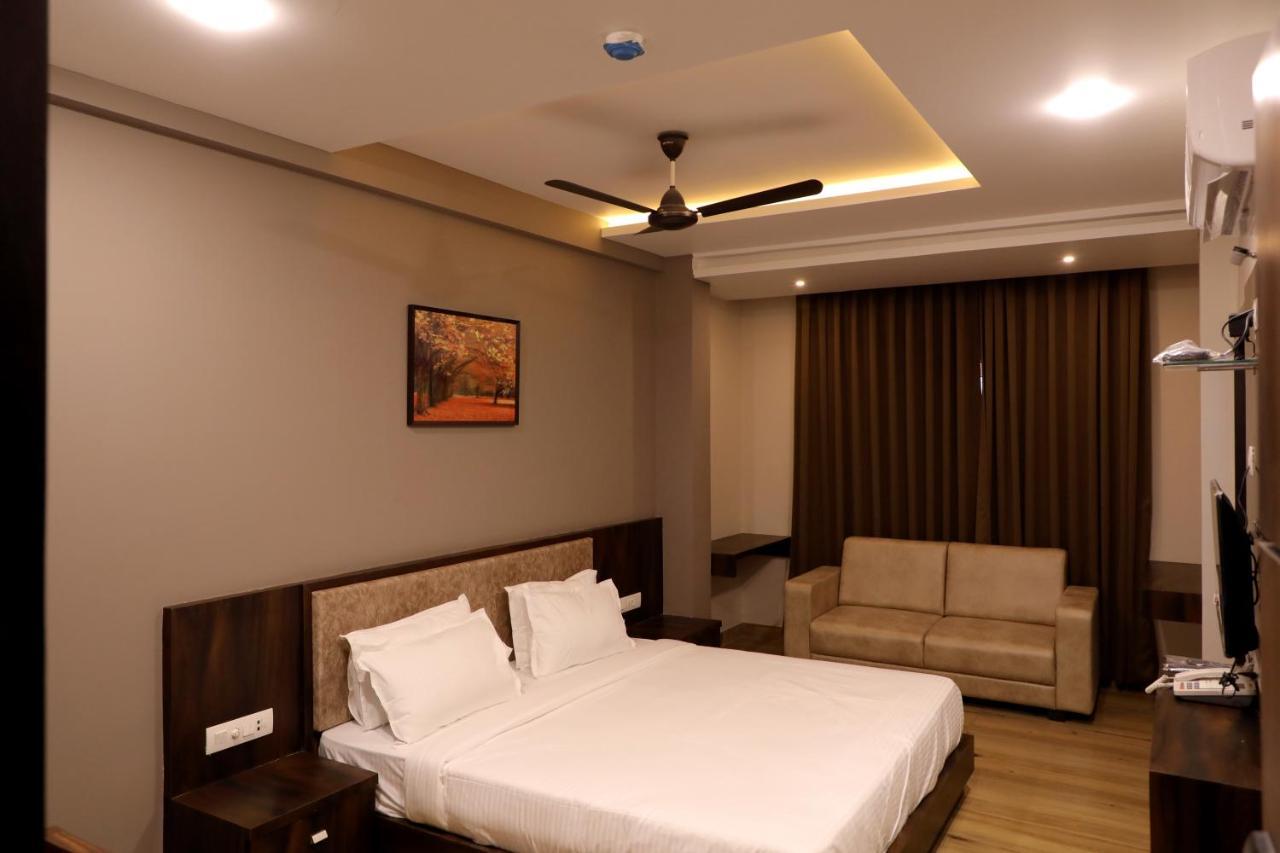 Hotel Nest Bhuj Dış mekan fotoğraf