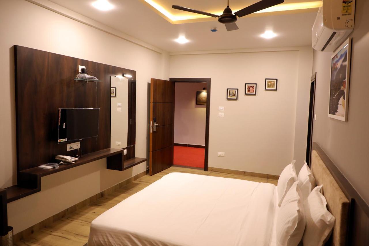 Hotel Nest Bhuj Dış mekan fotoğraf