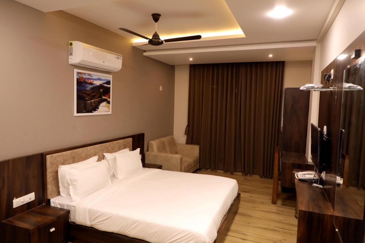Hotel Nest Bhuj Dış mekan fotoğraf