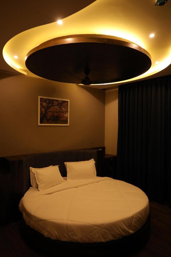 Hotel Nest Bhuj Dış mekan fotoğraf